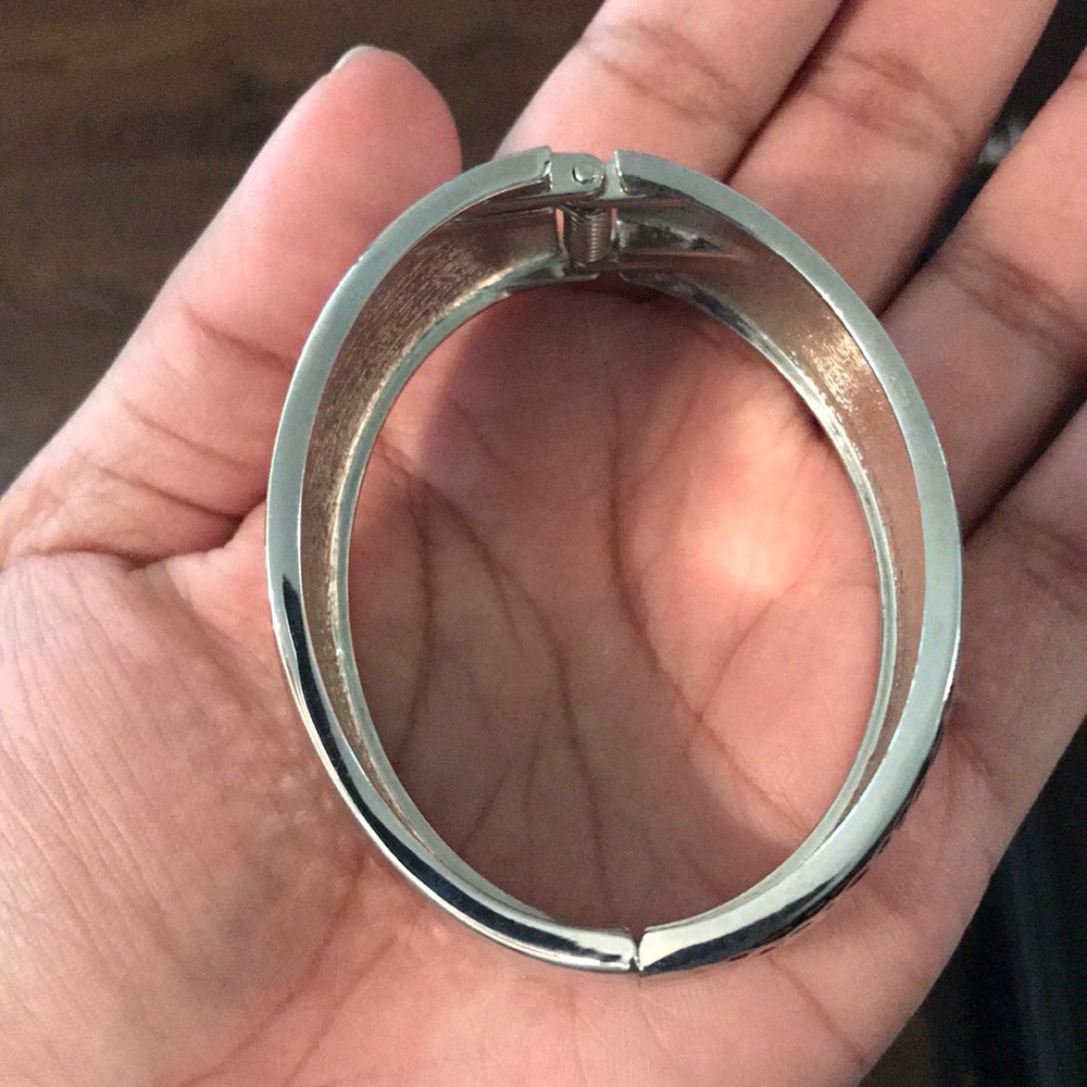 Cuff - Picture 2 of 2